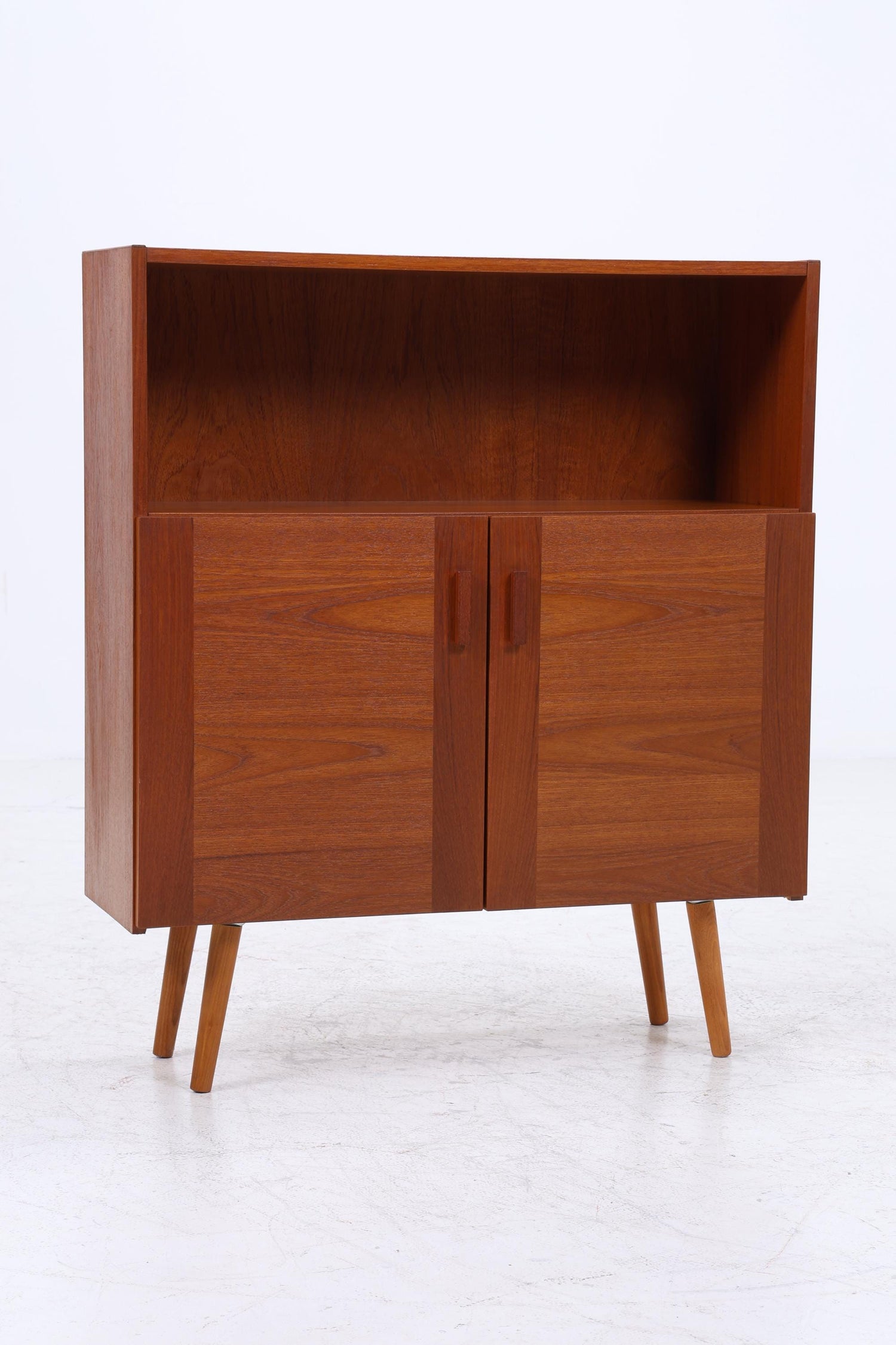 Vintage Teak Kommode | Mid-Century Schrank mit 2 Türen | Danish Design 1960er