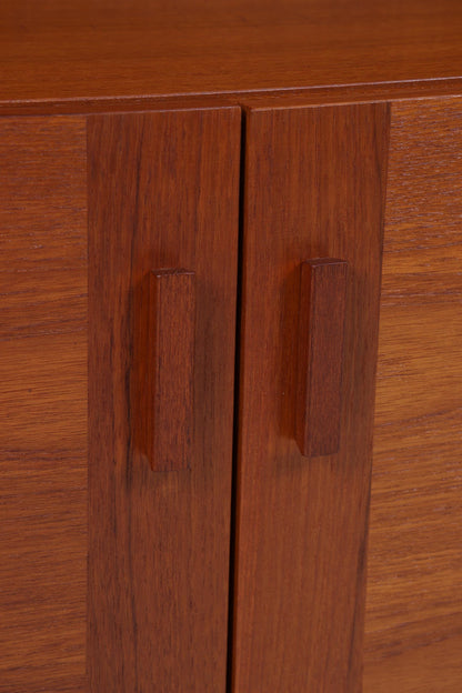 Vintage Teak Kommode | Mid-Century Schrank mit 2 Türen | Danish Design 1960er