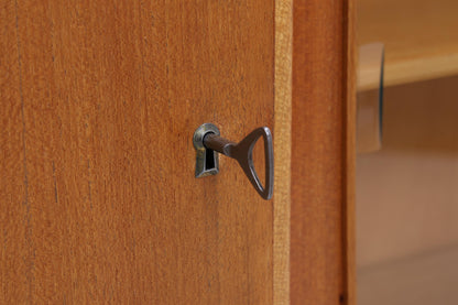 Vintage Vitrine aus den 60ern | Mid-Century Highboard mit Glas-Schiebetüren