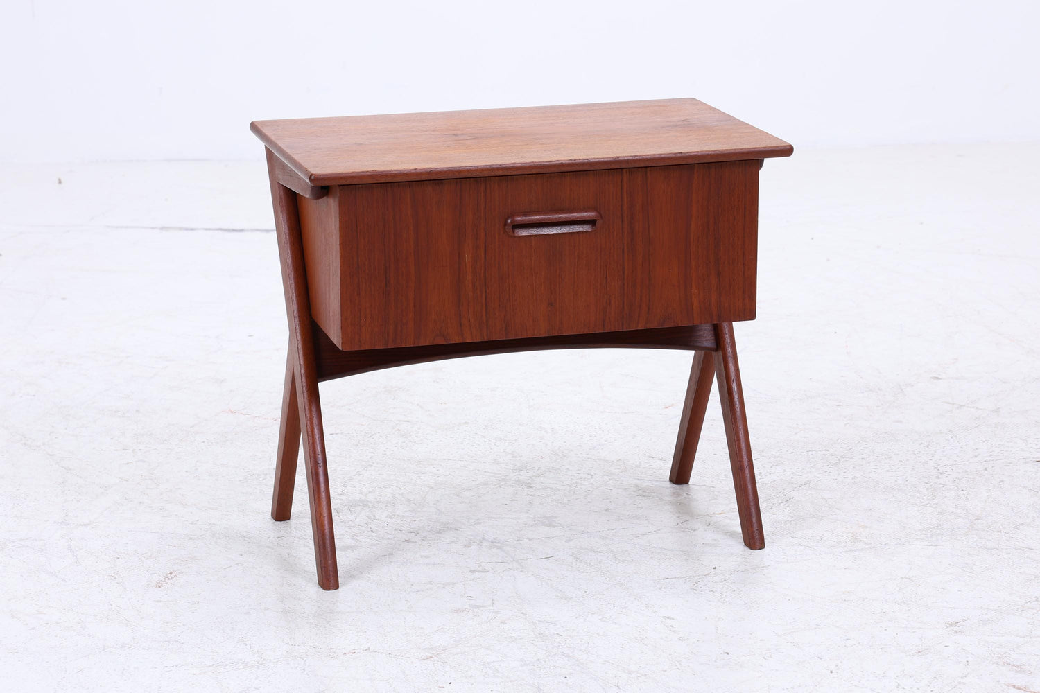 Vintage Teak Nähkasten | Danish Design | Mid-Century Beistelltisch