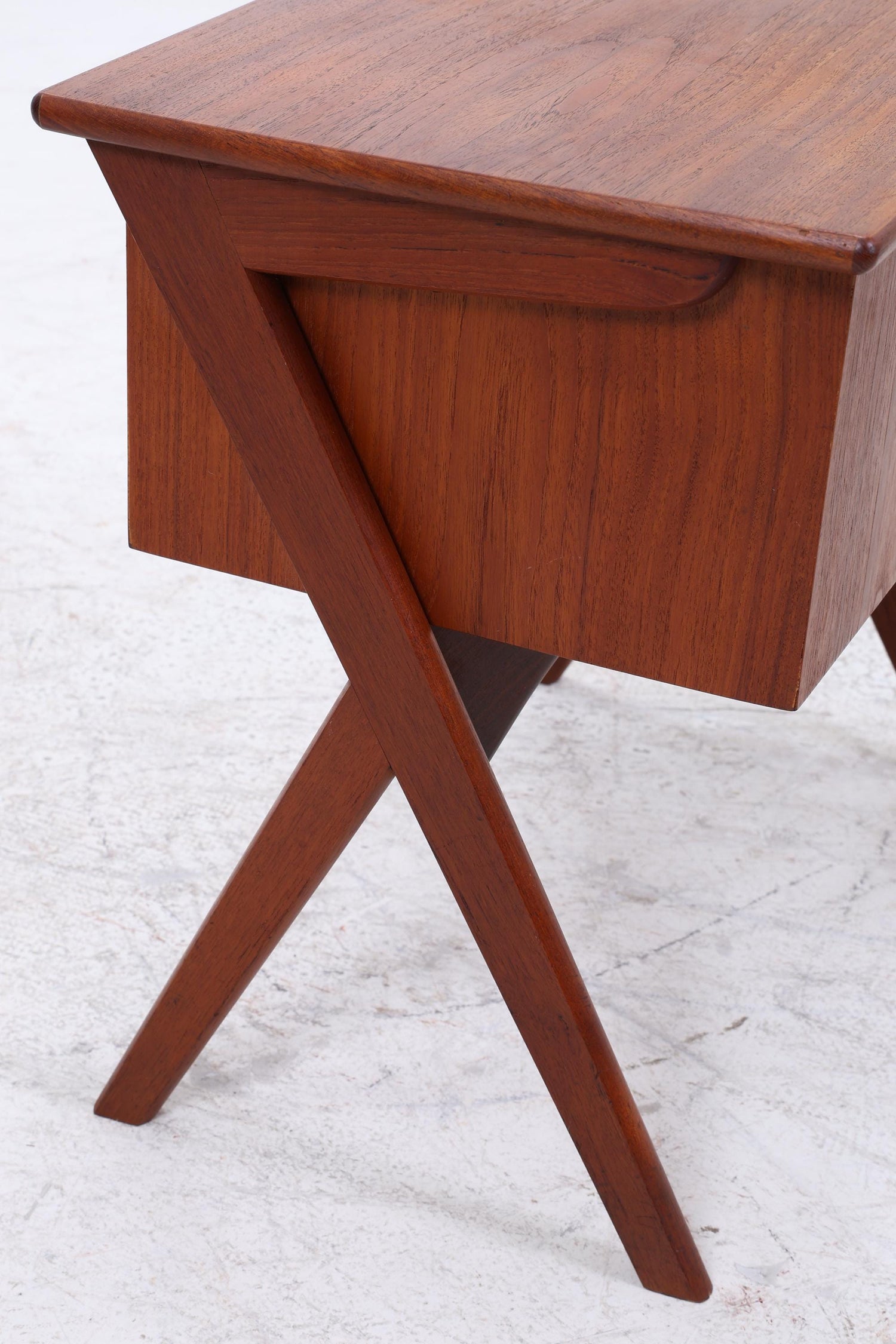 Vintage Teak Nähkasten | Danish Design | Mid-Century Beistelltisch