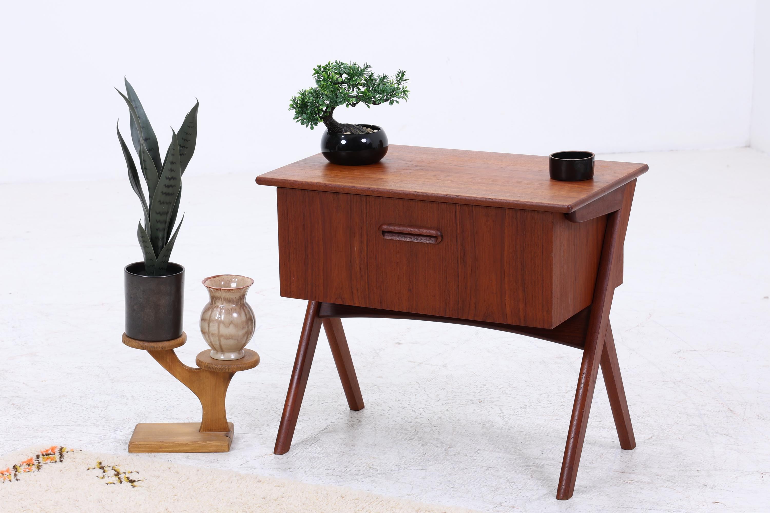 Vintage Teak Nähkasten | Danish Design | Mid-Century Beistelltisch