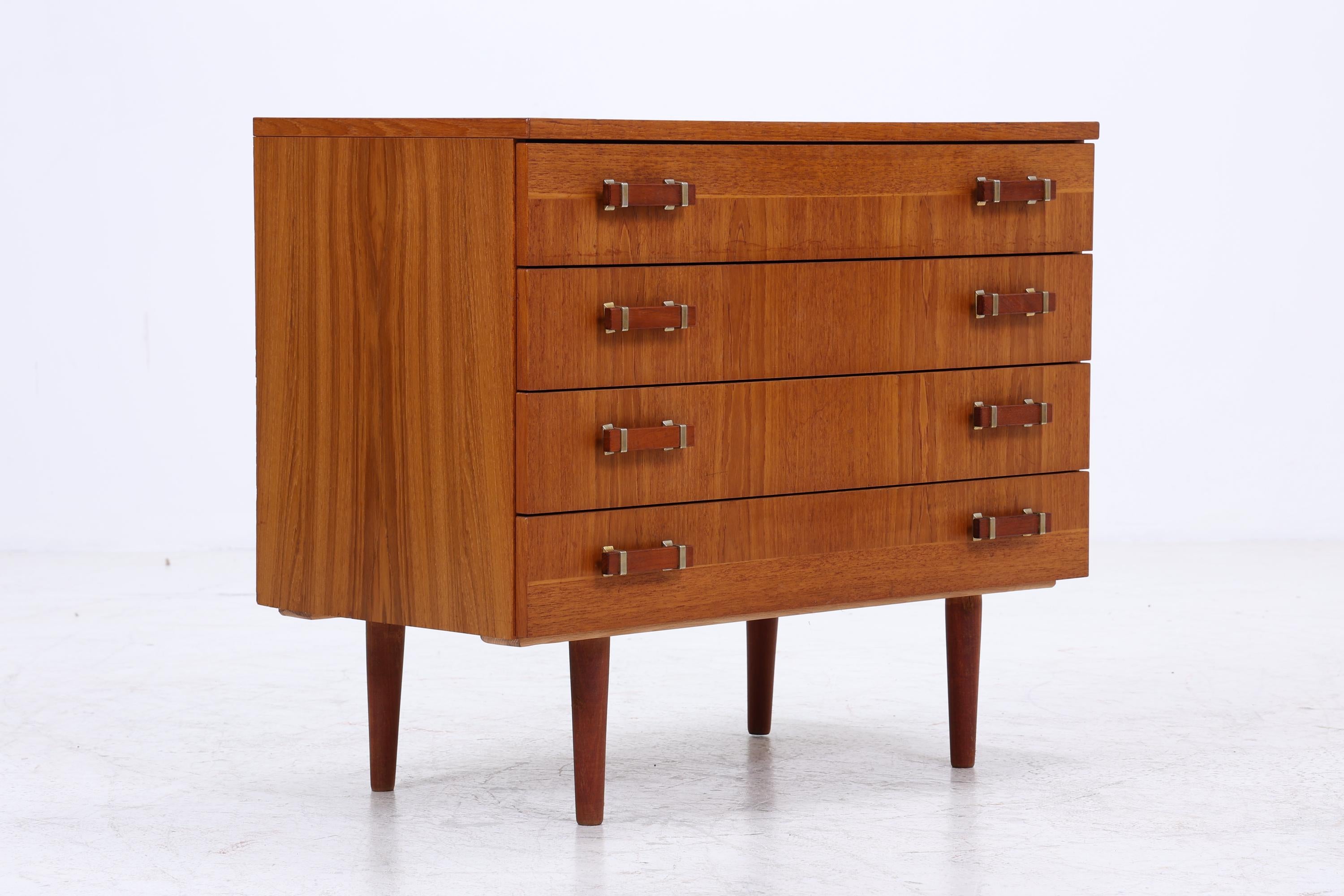 Vintage Teak Kommode mit 4 Schubladen | Mid-Century Schrank