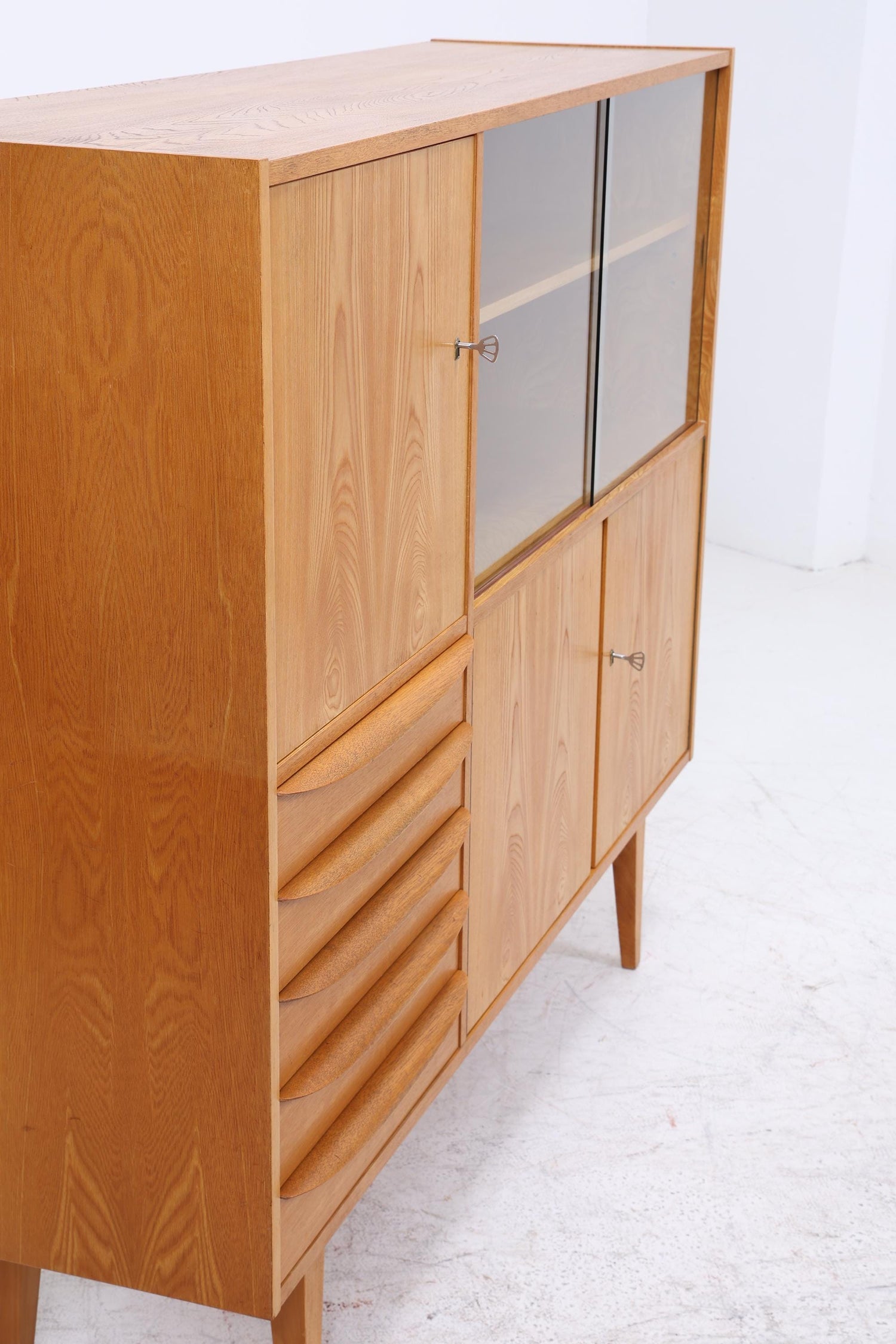 Hellerau Vitrine Serie 602 | Franz Ehrlich | Senesche Mid-Century Highboard