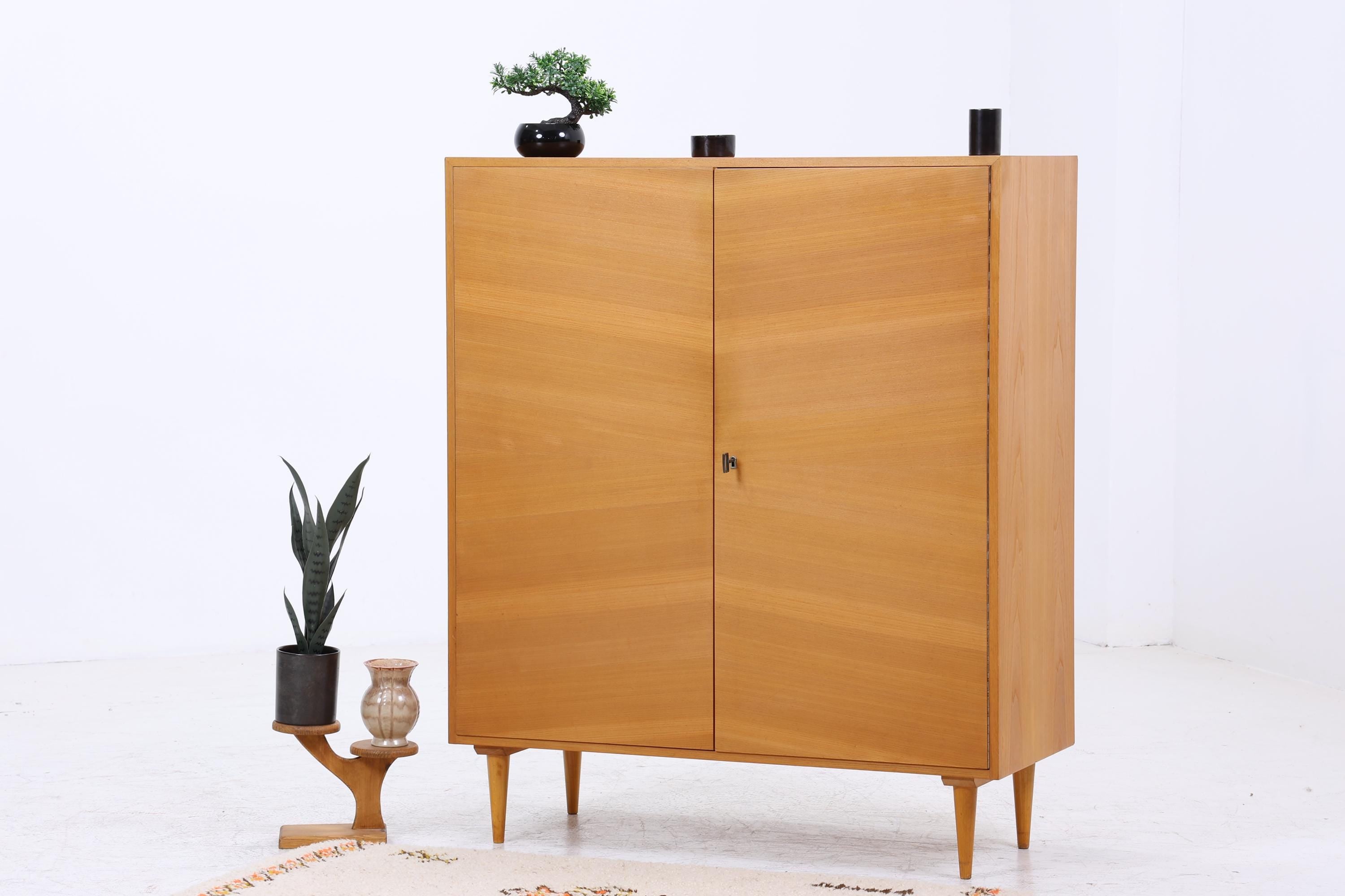 Vintage Wäscheschrank | Mid-Century Kleiderschrank 60er Jahre Design