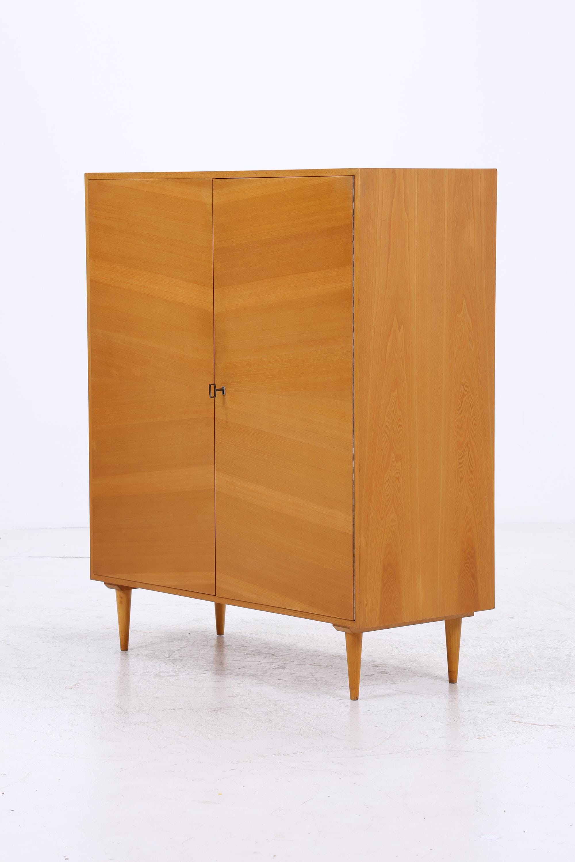 Vintage Wäscheschrank | Mid-Century Kleiderschrank 60er Jahre Design