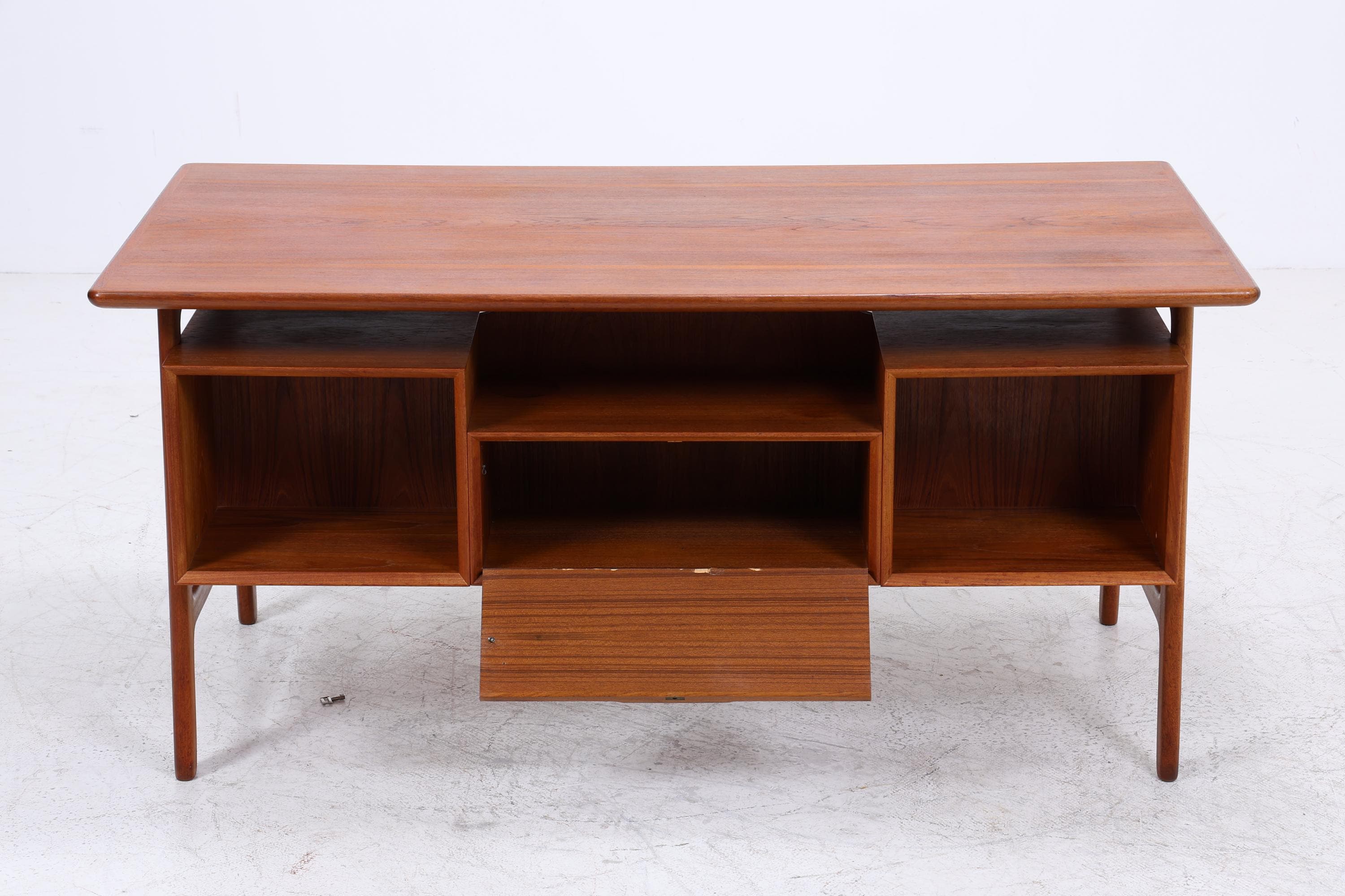 Vintage Teak Schreibtisch von Gunni Omann für Omann Jun "Modell 75" | Mid-Century freistehender Büro Tisch Danish Design