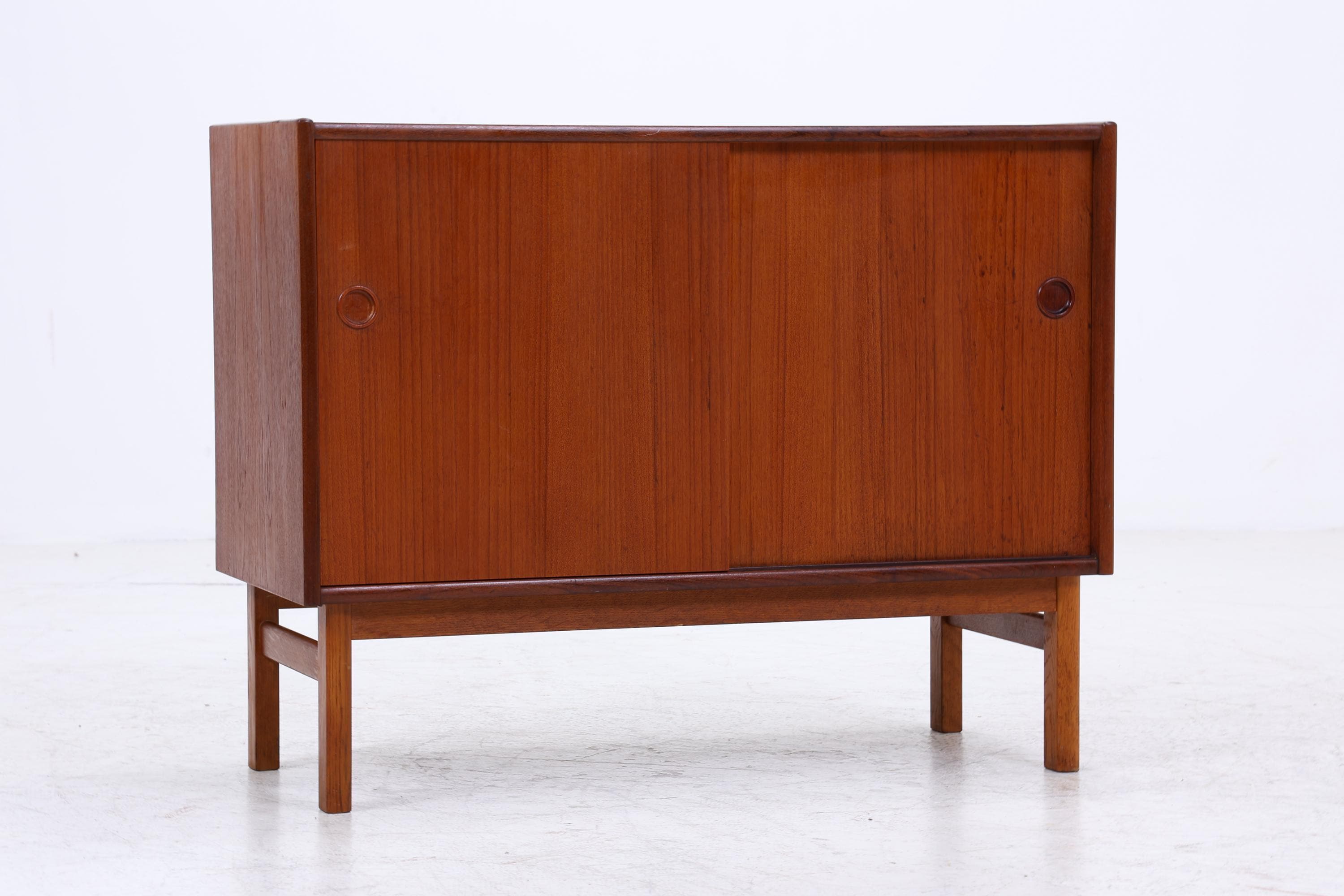 Vintage Teak Kommode mit Schiebetüren | Mid-Century Schrank Danish Modern