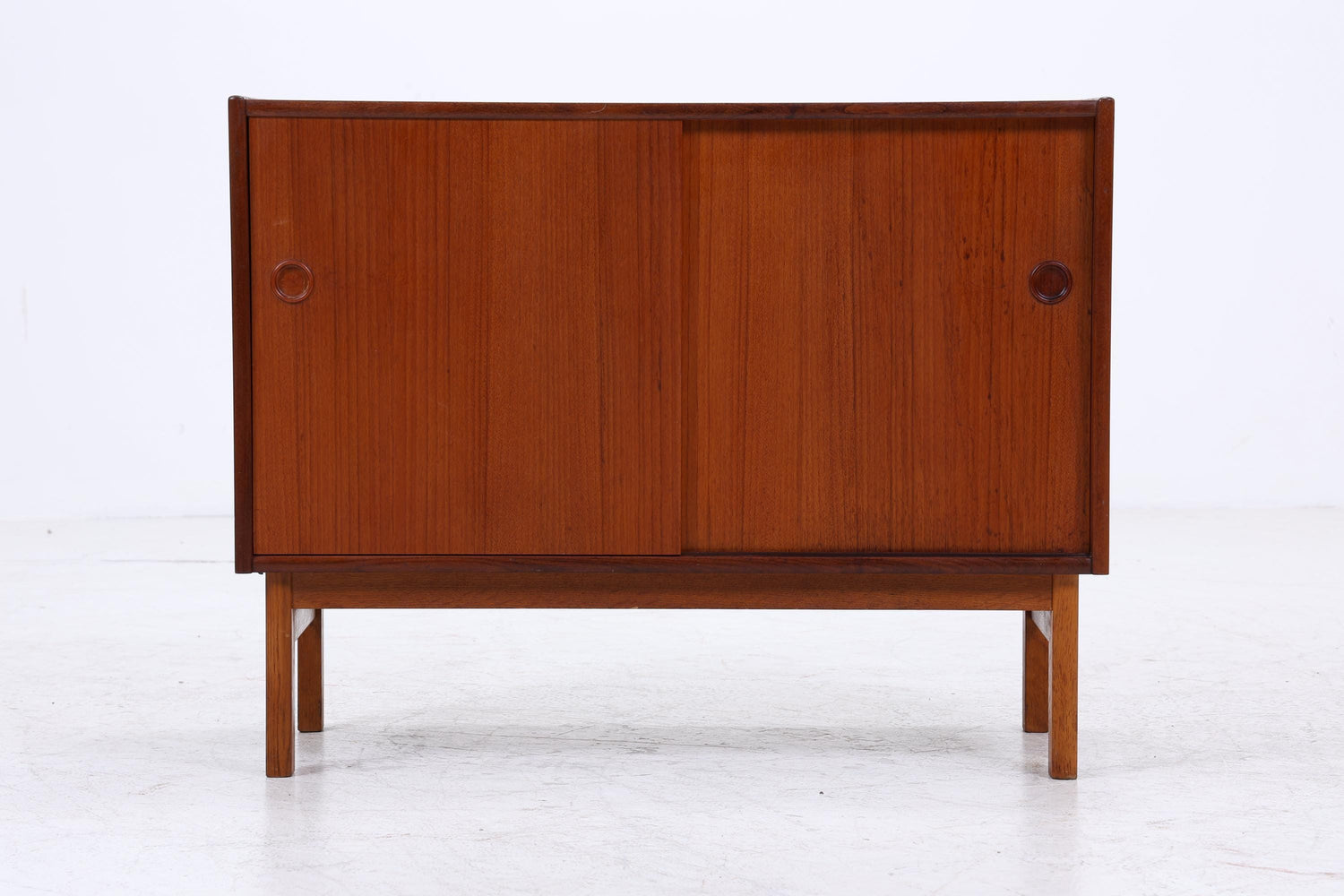 Vintage Teak Kommode mit Schiebetüren | Mid-Century Schrank Danish Modern