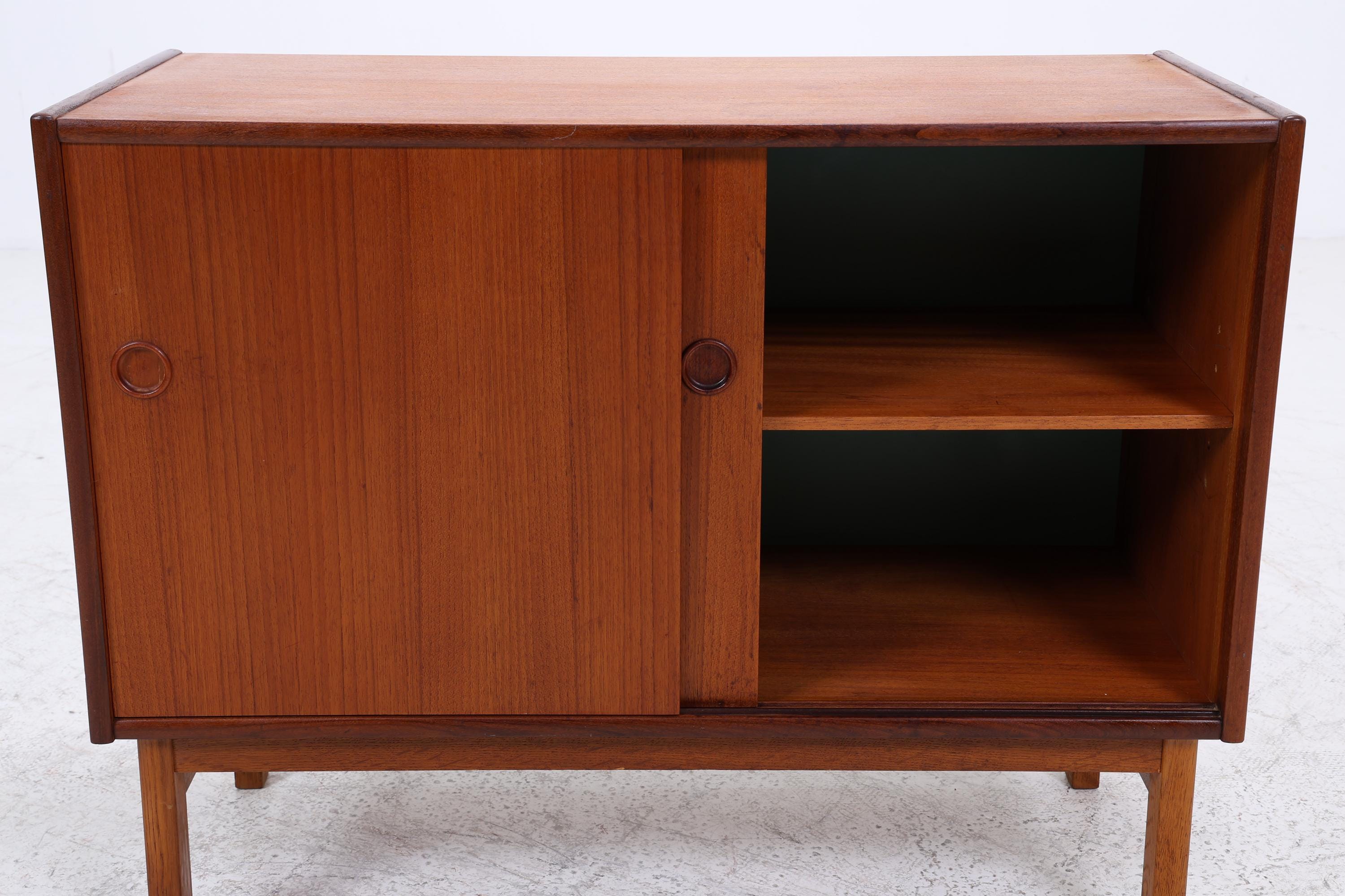 Vintage Teak Kommode mit Schiebetüren | Mid-Century Schrank Danish Modern