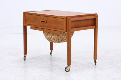 Vintage Teak Nähkasten | Danish Design | Mid-Century Beistelltisch auf Rollen