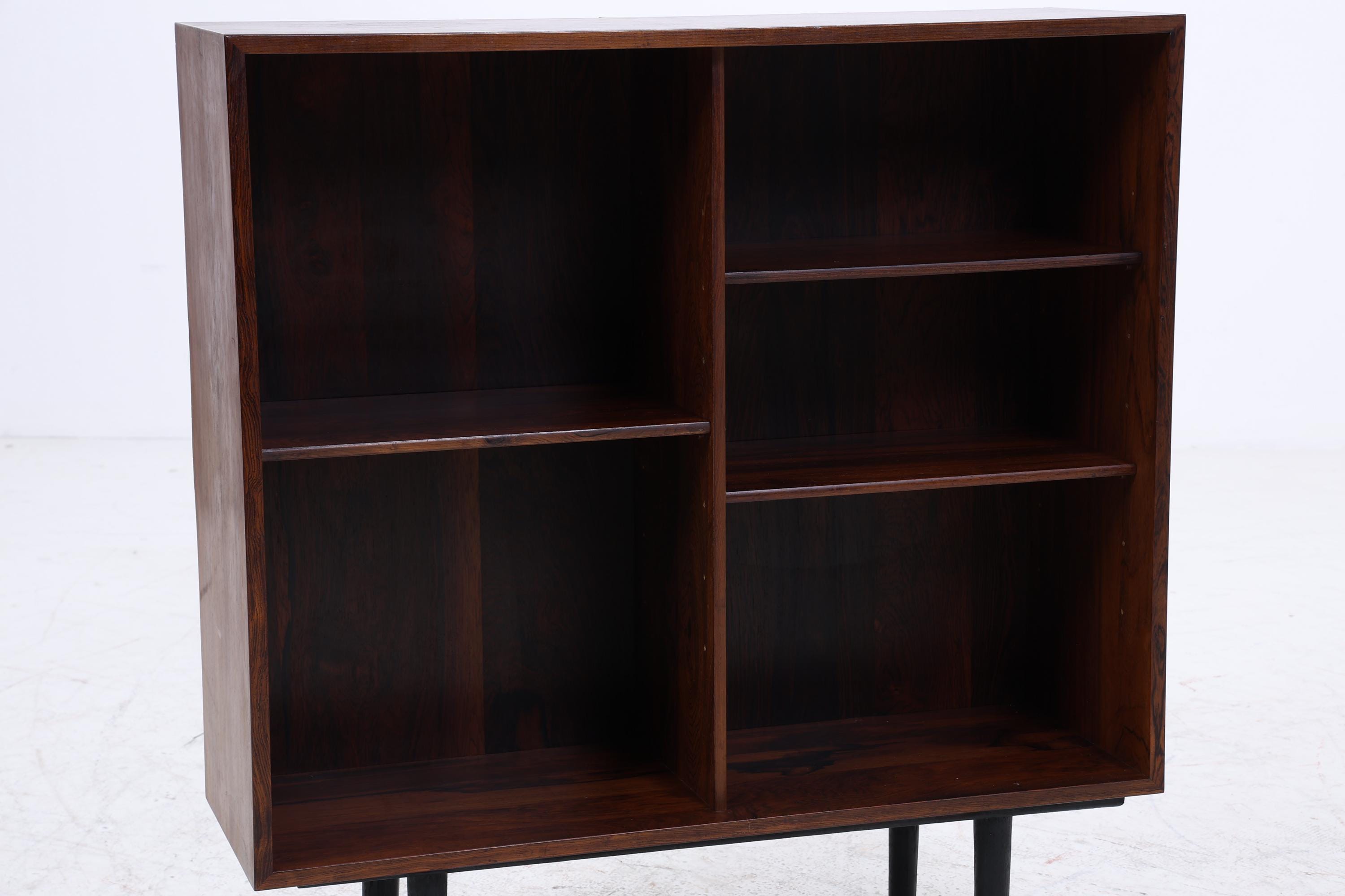 Vintage Palisander Regal | Mid-Century Bücherregal mit schwarzen Beinen | Skandinavisches Design 1960er