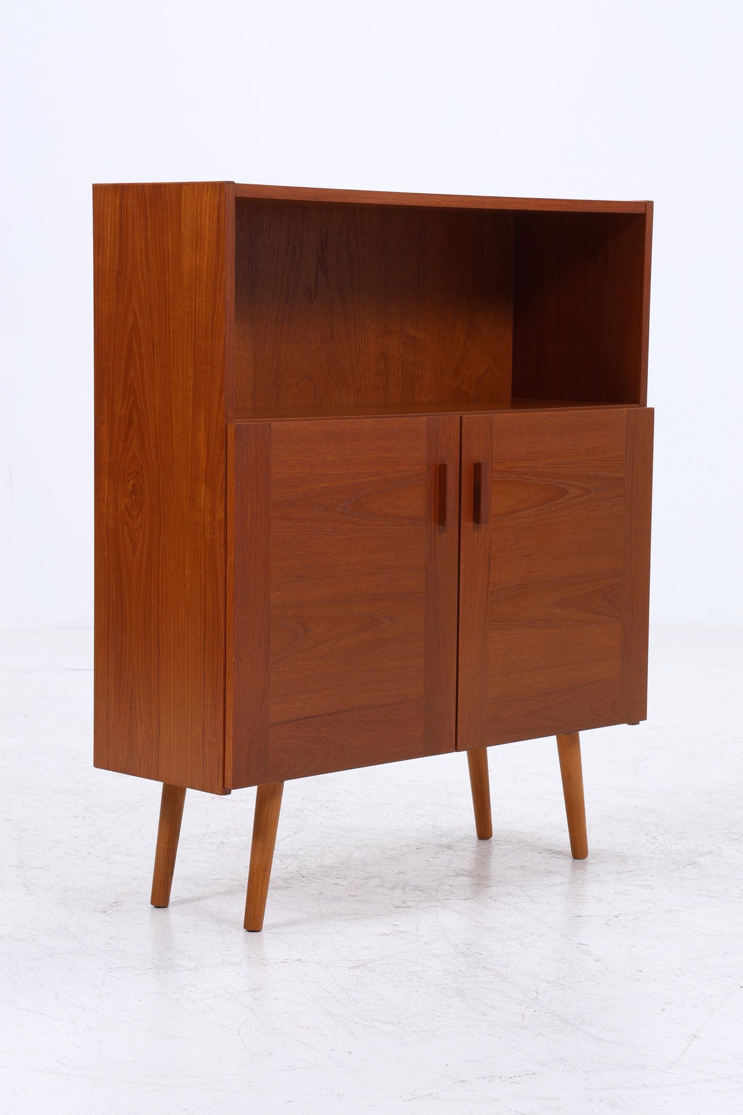 Vintage Teak Kommode | Mid-Century Schrank mit 2 Türen | Danish Design 1960er
