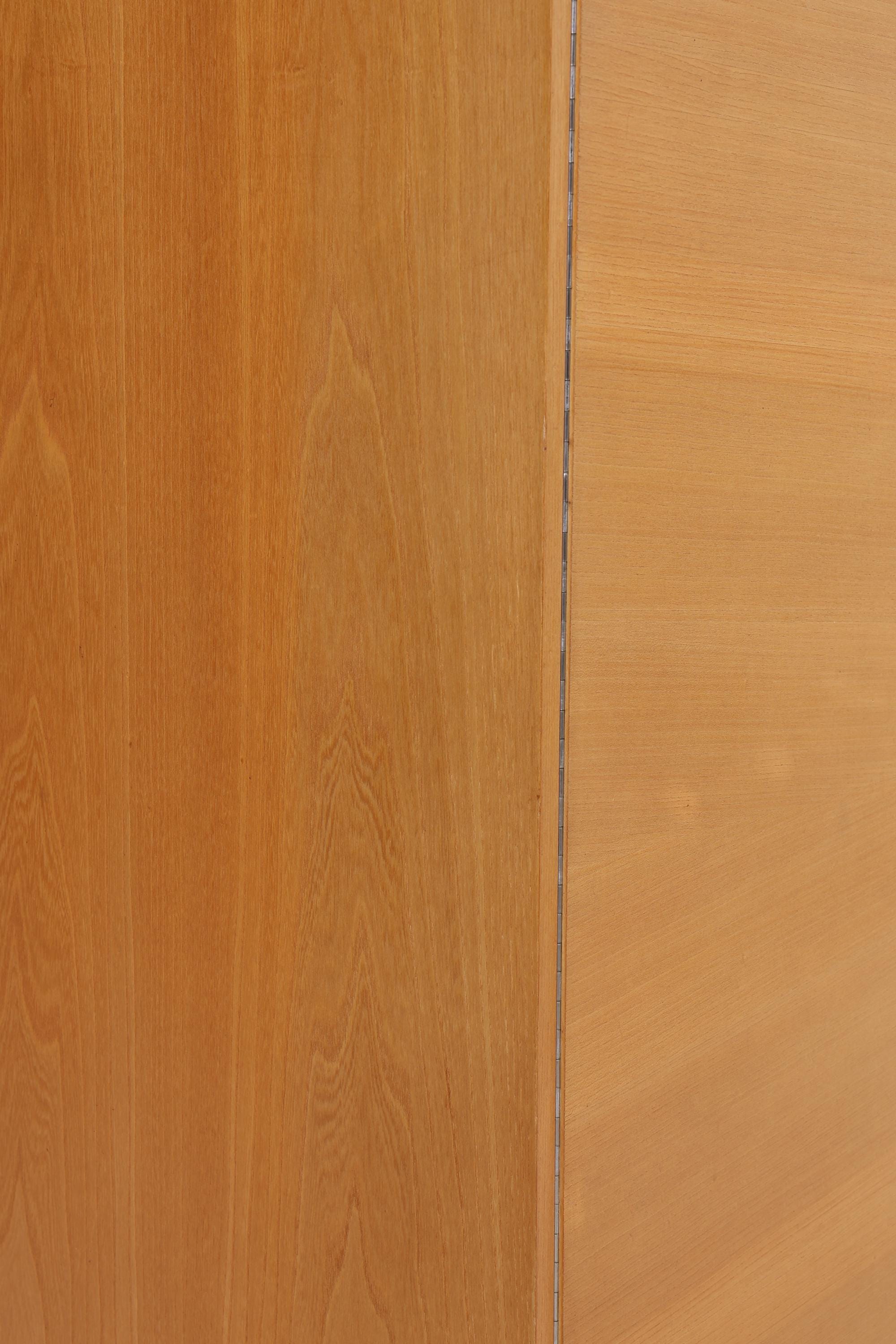 Vintage Wäscheschrank | Mid-Century Kleiderschrank 60er Jahre Design