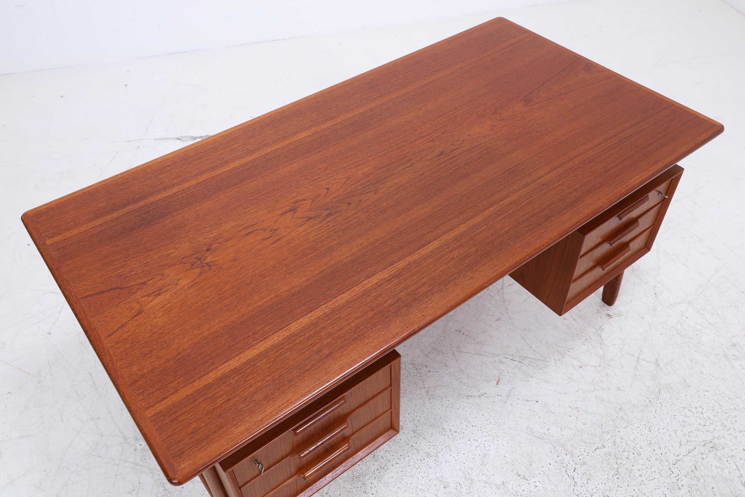 Vintage Teak Schreibtisch von Gunni Omann für Omann Jun "Modell 75" | Mid-Century freistehender Büro Tisch Danish Design