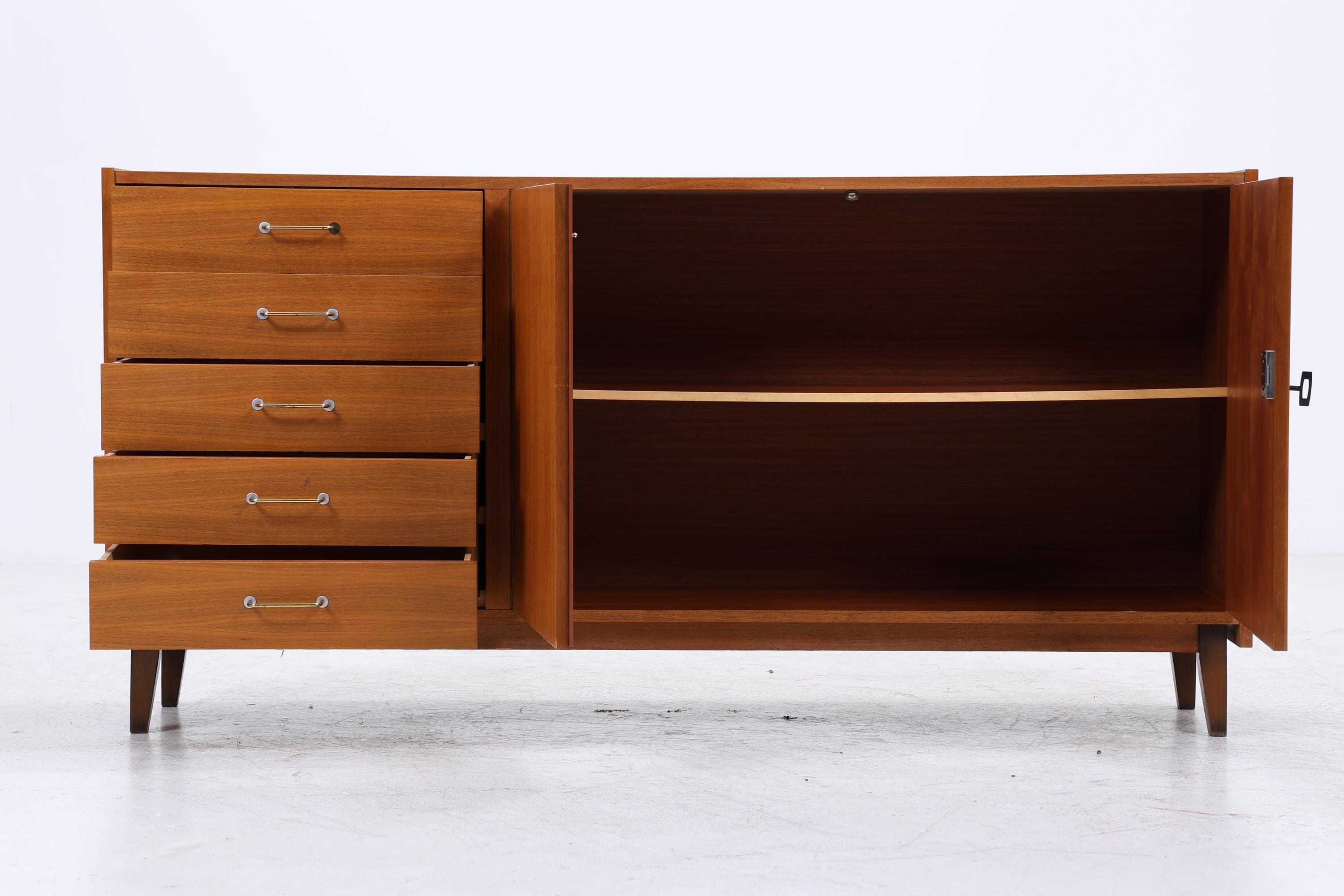 Vintage Nussbaum Sideboard 60er Jahre | Mid Century Schrank 70er