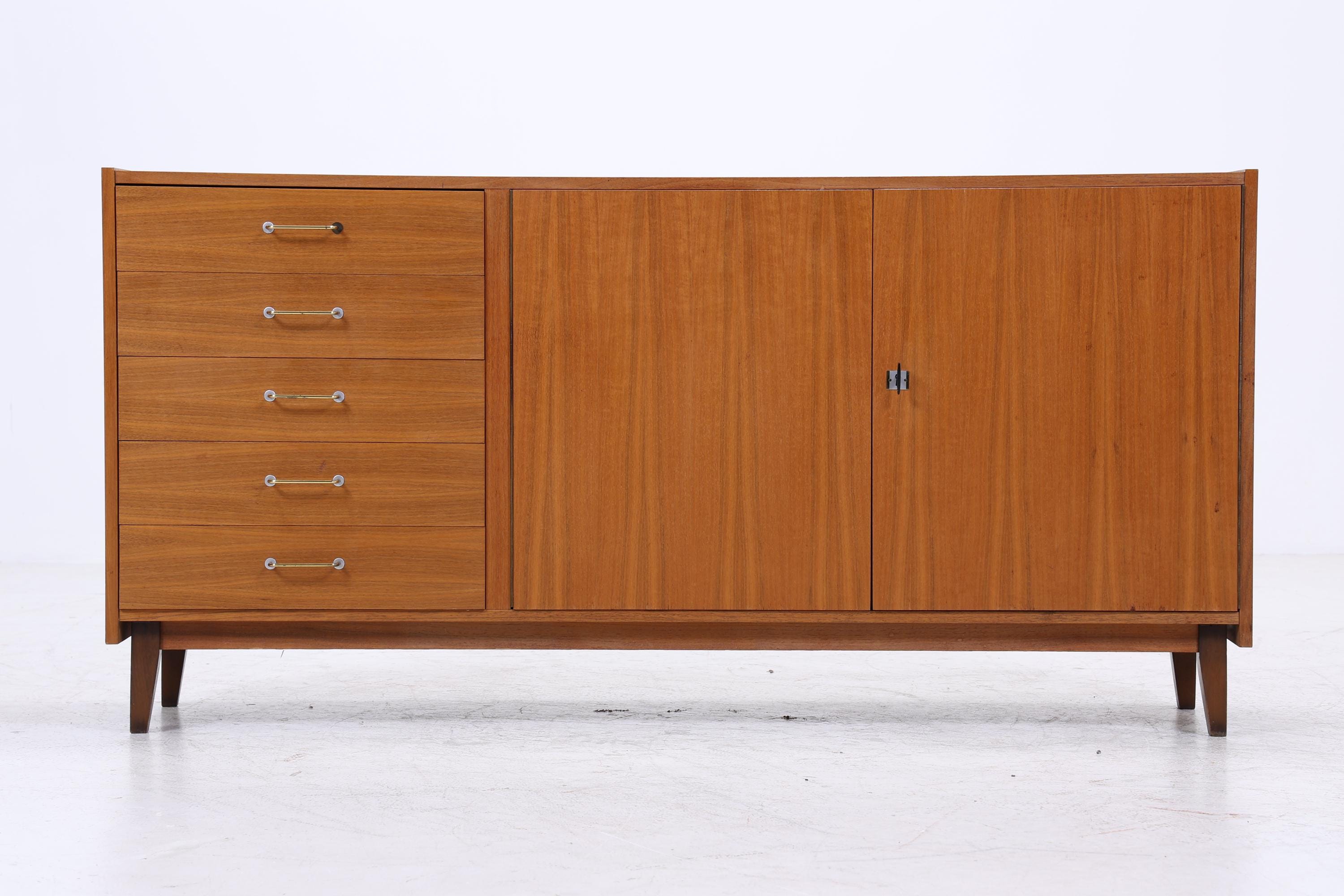Vintage Nussbaum Sideboard 60er Jahre | Mid Century Schrank 70er