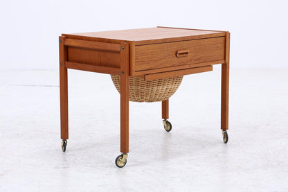 Vintage Teak Nähkasten | Danish Design | Mid-Century Beistelltisch auf Rollen