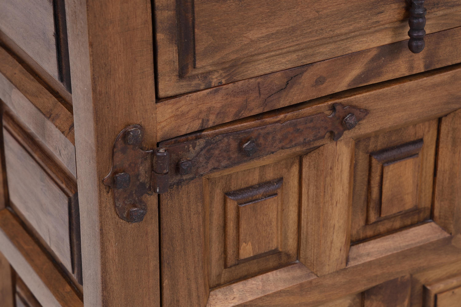 Barock Nussbaum Kommode | Spanischer Landhaus Stil mit Eisenbeschlägen