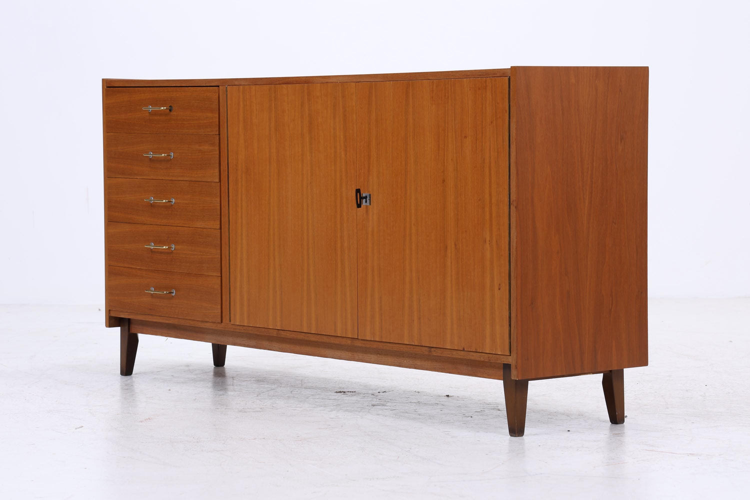 Vintage Nussbaum Sideboard 60er Jahre | Mid Century Schrank 70er