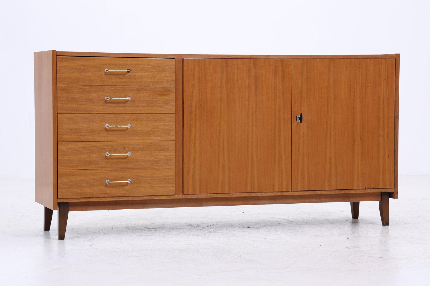 Vintage Nussbaum Sideboard 60er Jahre | Mid Century Schrank 70er