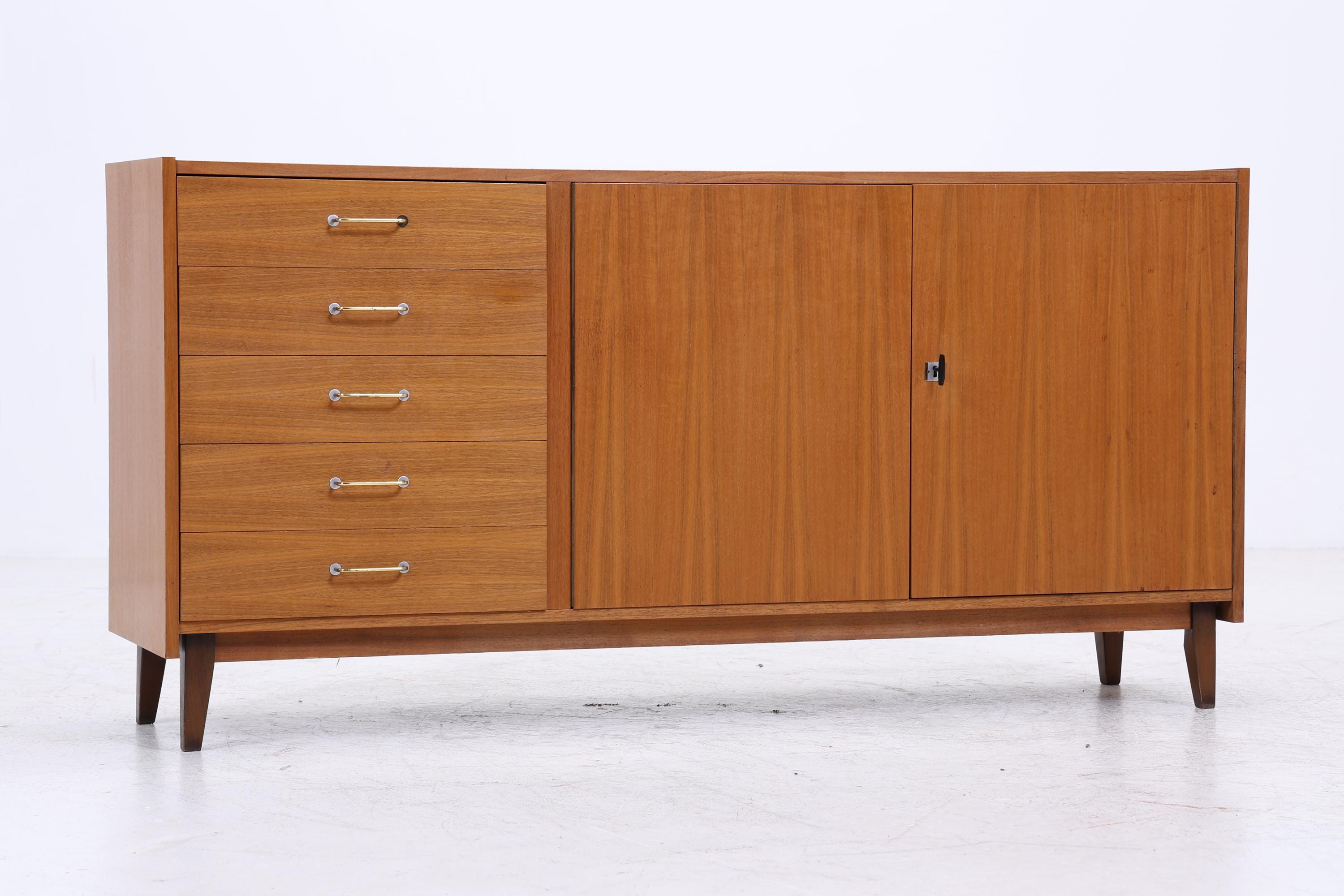 Vintage Nussbaum Sideboard 60er Jahre | Mid Century Schrank 70er