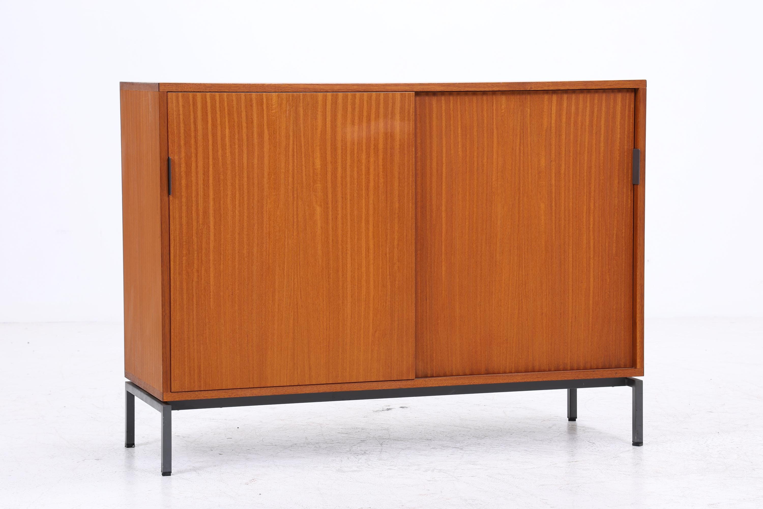 Vintage Kommode mit Schiebetüren | Mid Century 60er Holz Schrank