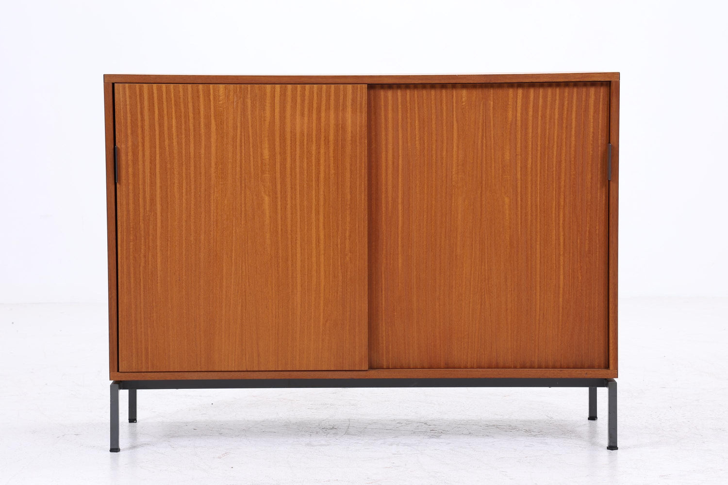 Vintage Kommode mit Schiebetüren | Mid Century 60er Holz Schrank