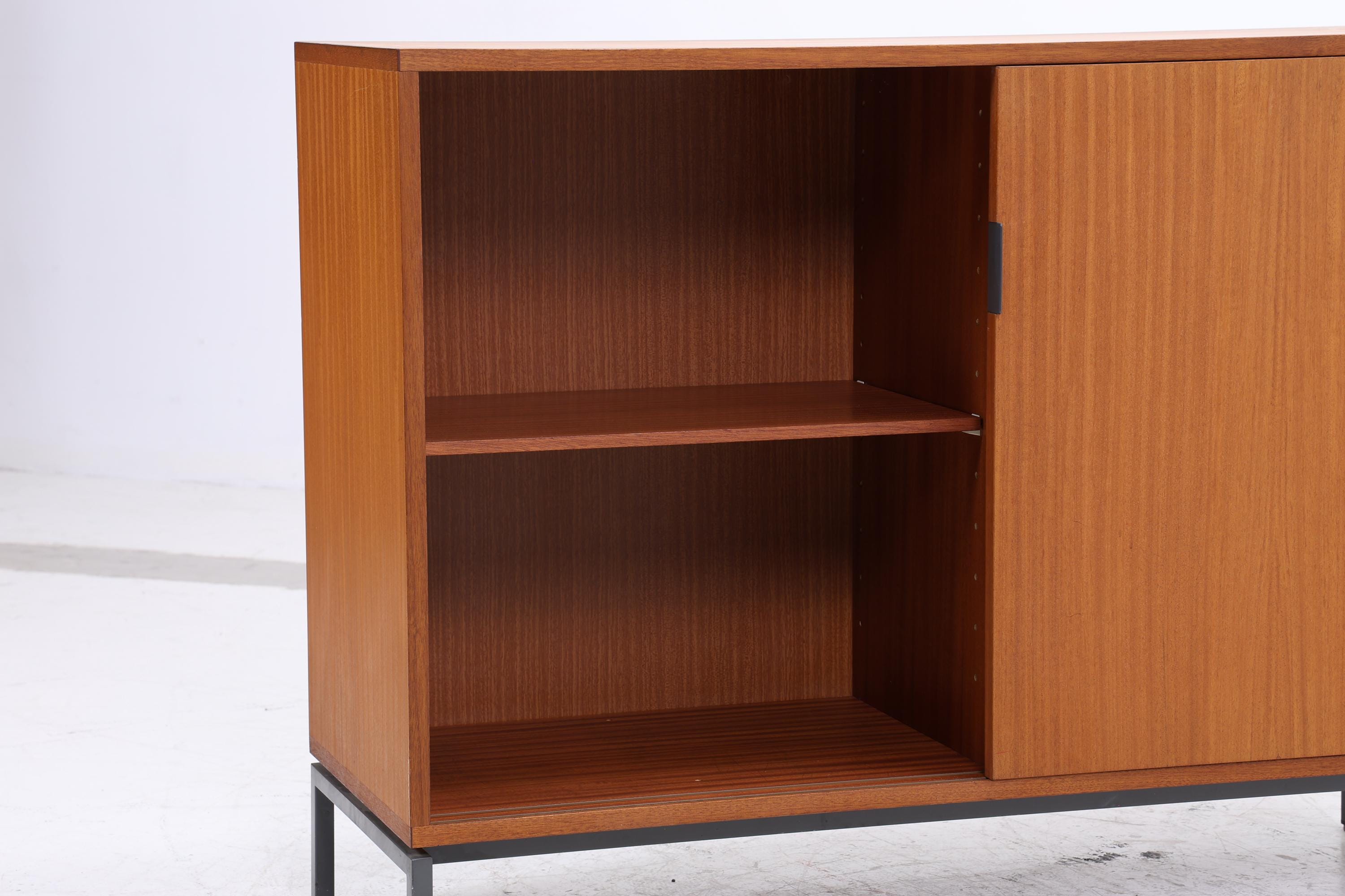Vintage Kommode mit Schiebetüren | Mid Century 60er Holz Schrank