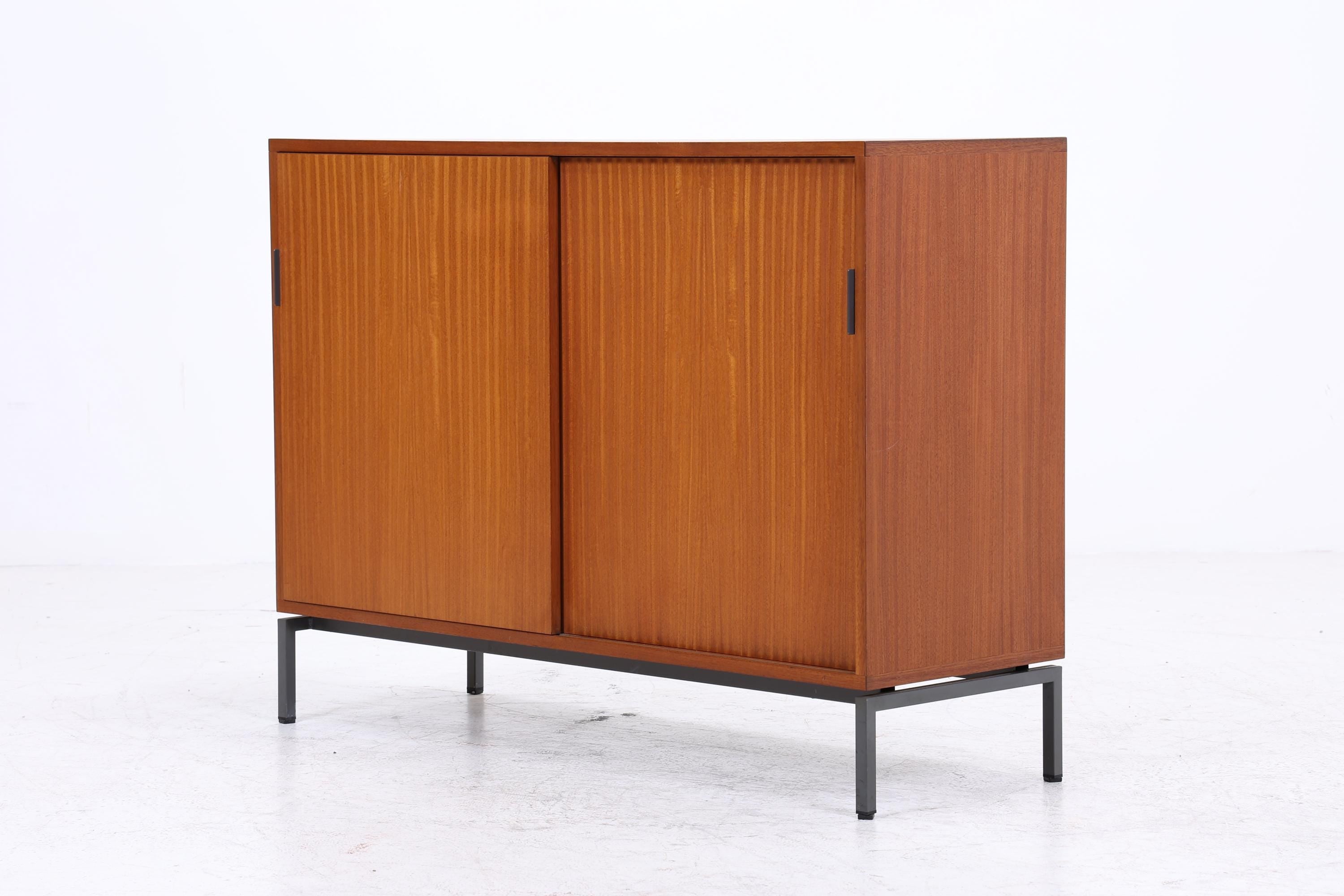 Vintage Kommode mit Schiebetüren | Mid Century 60er Holz Schrank