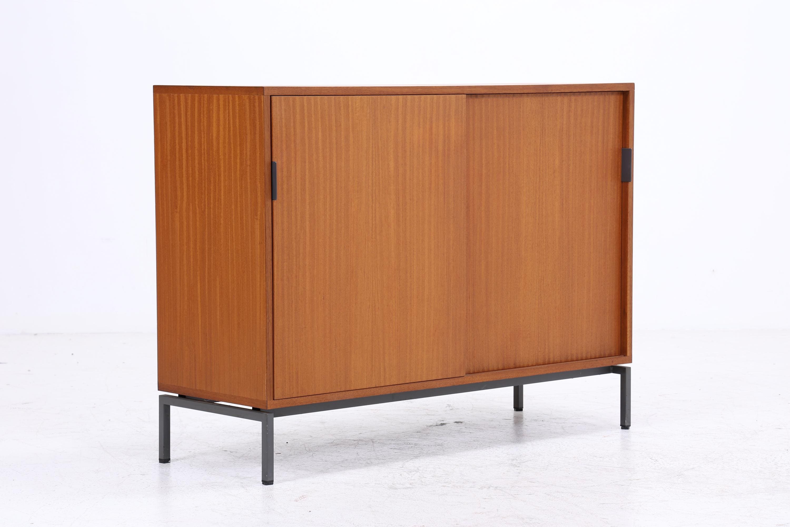 Vintage Kommode mit Schiebetüren | Mid Century 60er Holz Schrank