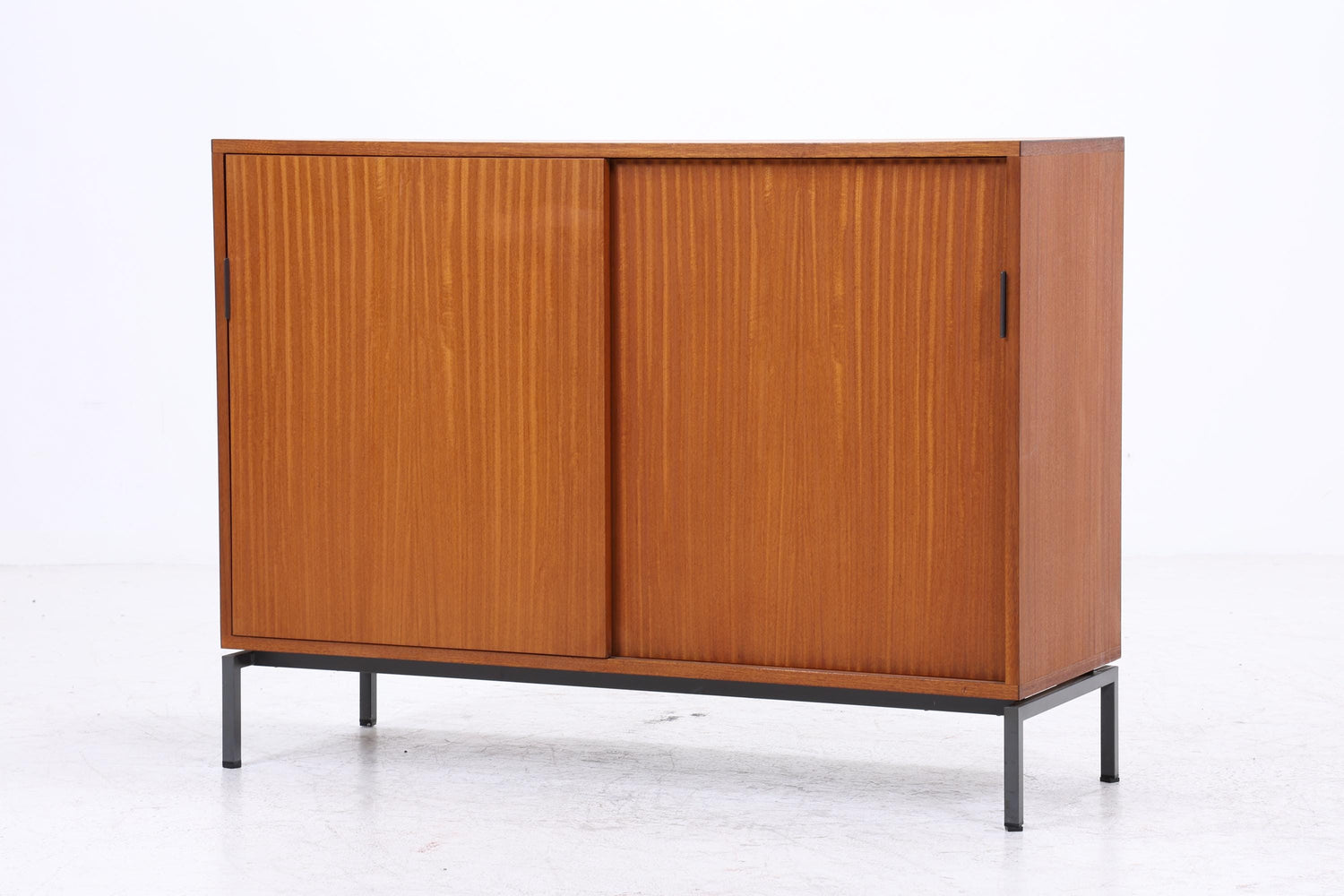 Vintage Kommode mit Schiebetüren | Mid Century 60er Holz Schrank