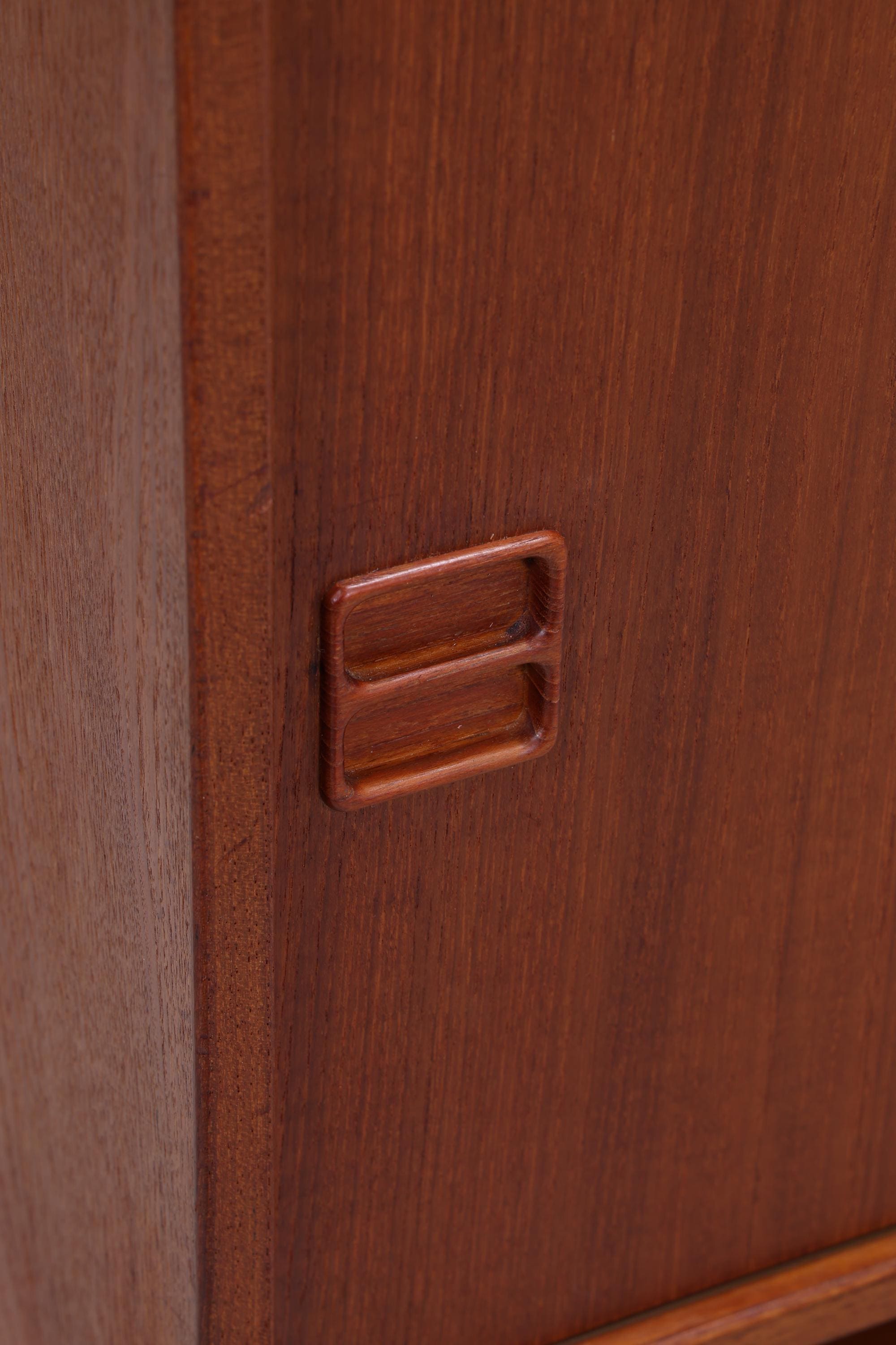 Vintage Teak Bücherschrank mit Schiebetüren | Mid Century Danish Design Regal 1960er