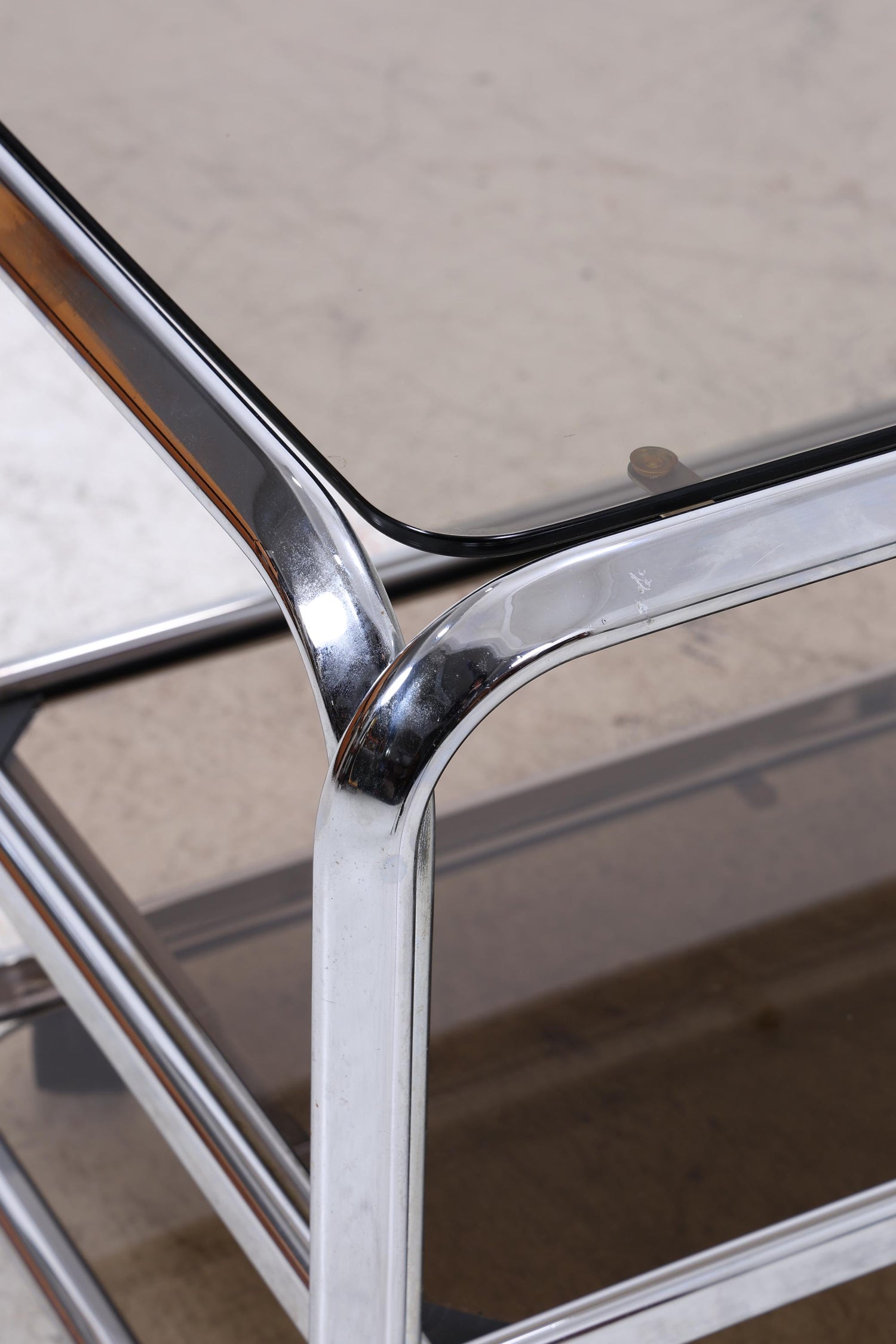 Vintage Servierwagen aus Chrom &amp; Rauchglas | Mid-Century Barwagen Beistelltisch