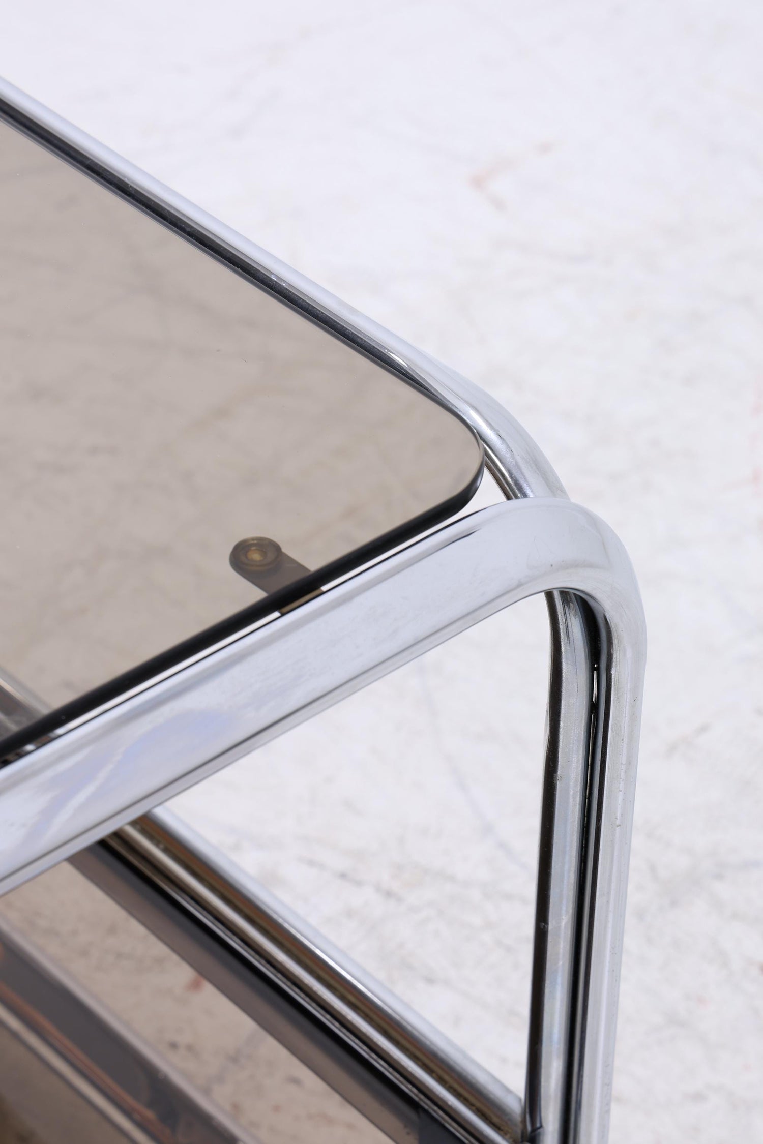 Vintage Servierwagen aus Chrom &amp; Rauchglas | Mid-Century Barwagen Beistelltisch