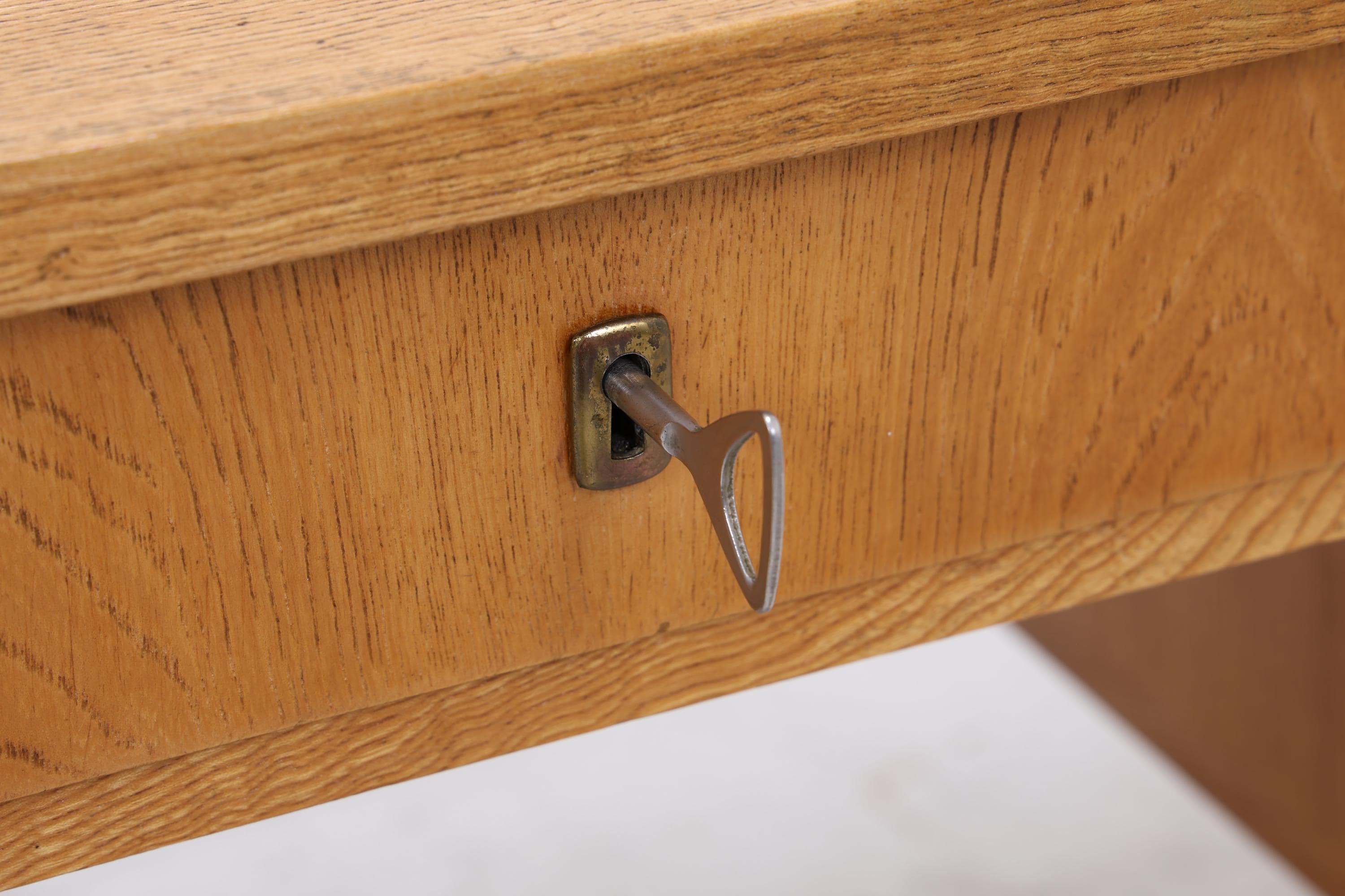 Vintage Schreibtisch aus Esche | Mid-Century Bürotisch 60er Jahre Design