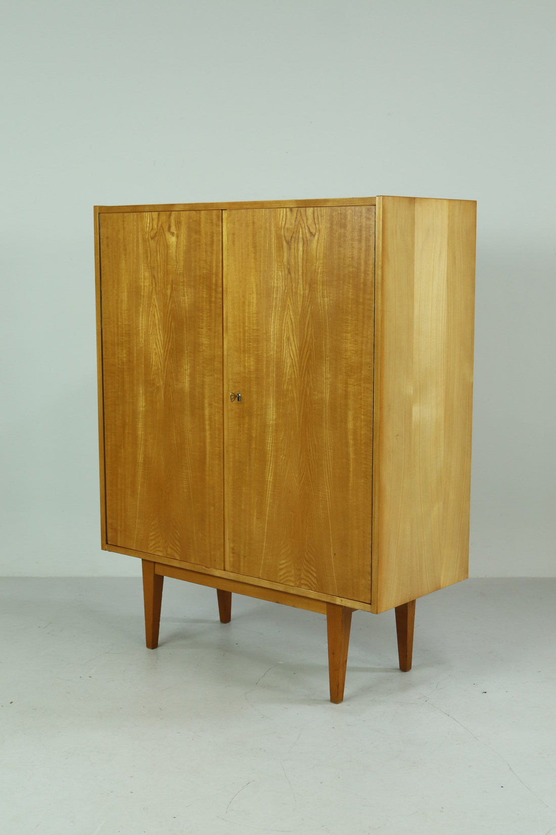 Hellerau Schrank 602/B 60er Jahre | Mid Century Wäscheschrank Vorratsschrank Vintage Fächerschrank Retro 70er